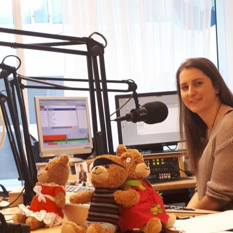 Moderatorin Jasmin Zinßmeister bei der Live-Sendung