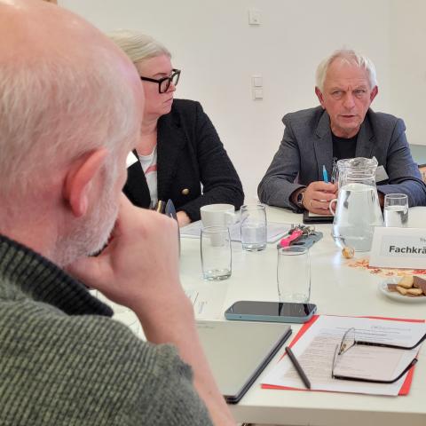 Austausch beim Sozialpolitischen Forum