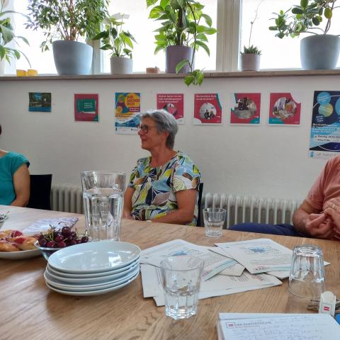 Jutta Golz und Matthias Hamberger von der kit-Jugendhilfe im Gespräch mit den Kommunalpolitiker*innen