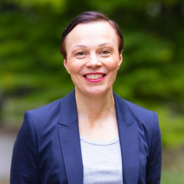 Dr. Steffi Hunnius