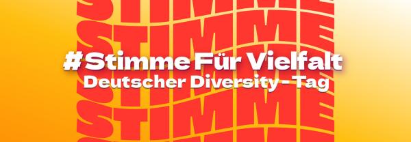 Gelbes Plakat mit roter und weißer Schrift