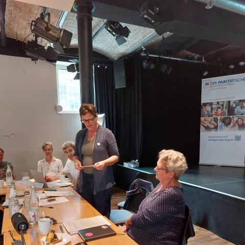 Frau Dürig hält eien Rede und ehrt Judith Vowinkel